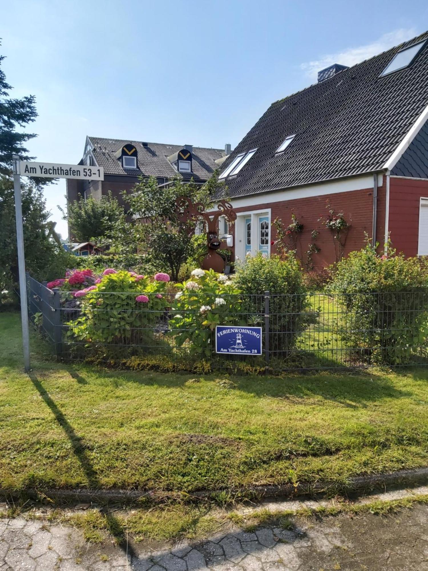 Ferienwohnung Yachthafen De Lorenzo Carolinensiel Exterior photo